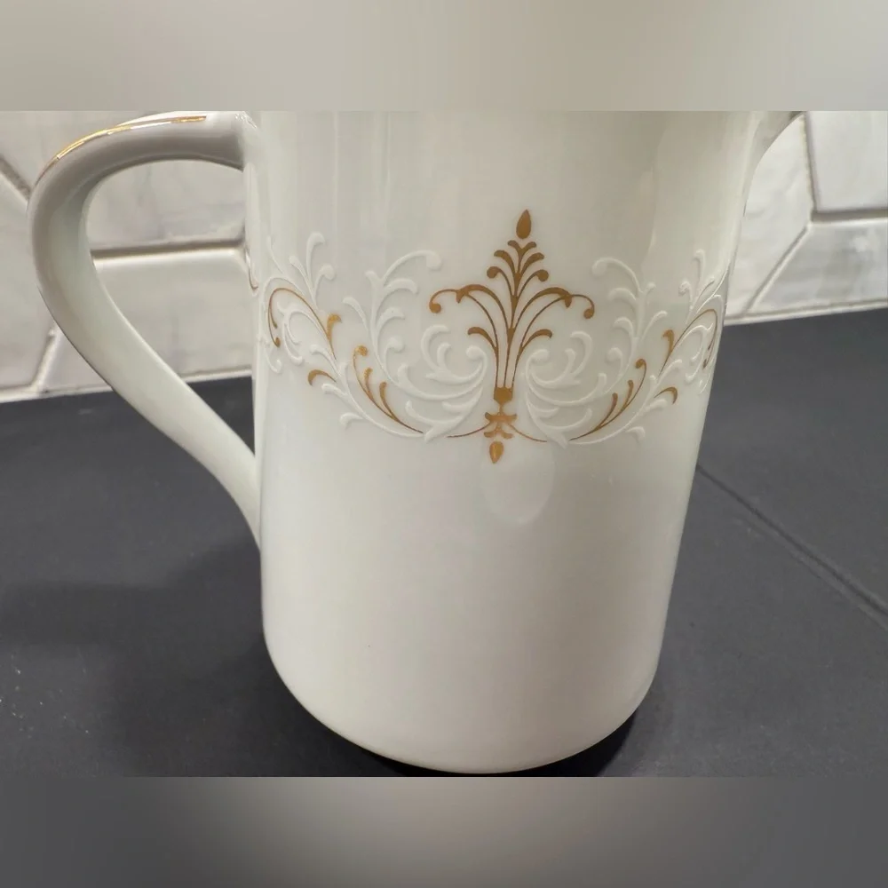 Noritake China: Creamer & Sugar Bowl Courtney Pattern 6520 White & Gold Vintage